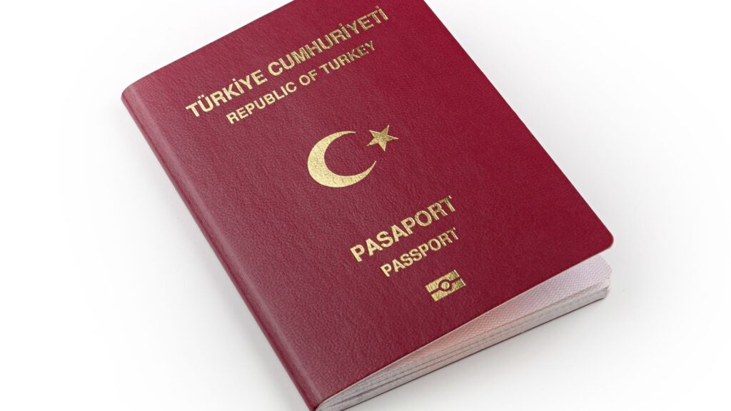 5 Yıl İkamet ile Türk Vatandaşlığı: Şartlar, Süreler ve Başvuru Süreci